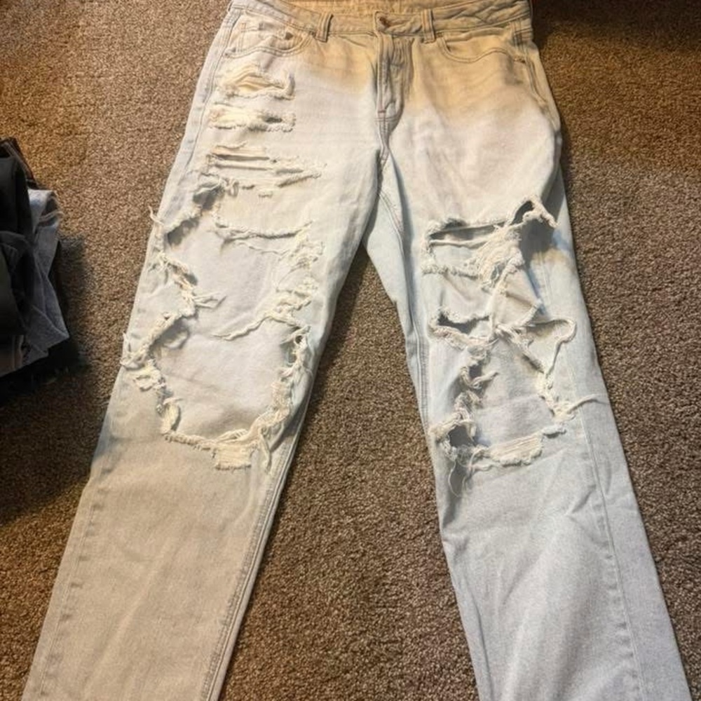 American Eagle Outfitters Light Blue Distressed Boyfriend Jeans